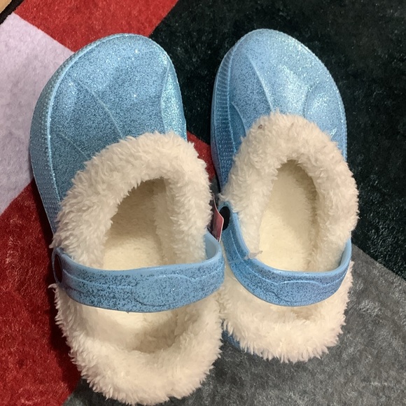 Clogs - Picture 2 of 4